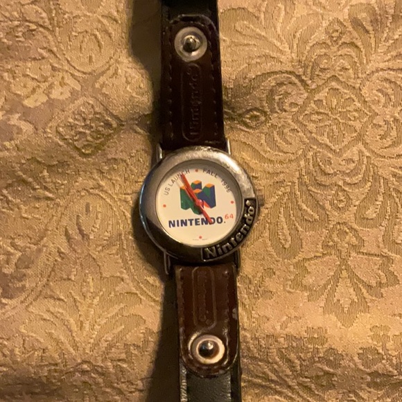 Nintendo 64 1996 Launch watch - Picture 5 of 5